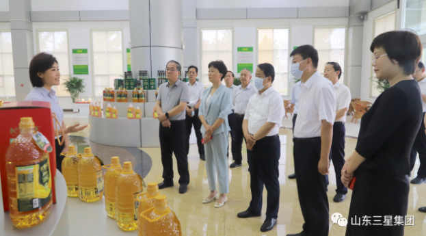 山東省糧食和物資儲(chǔ)備局黨組書(shū)記、局長(zhǎng)王偉華來(lái)山東三星集團(tuán)調(diào)研