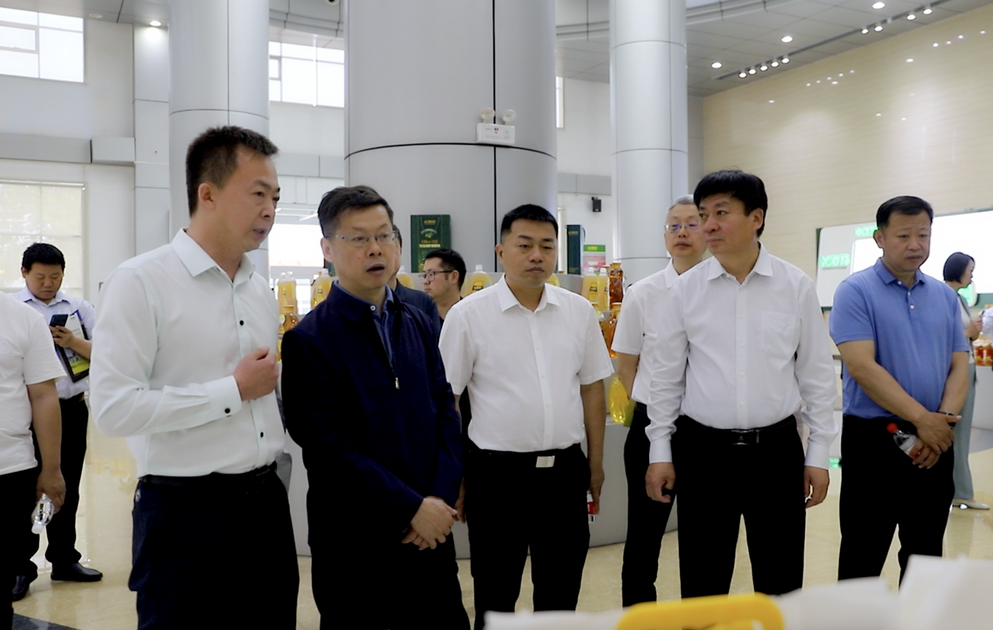 湖北、廣西、吉林糧食和物資儲(chǔ)備局考察團(tuán)來山東三星集團(tuán)參觀考察