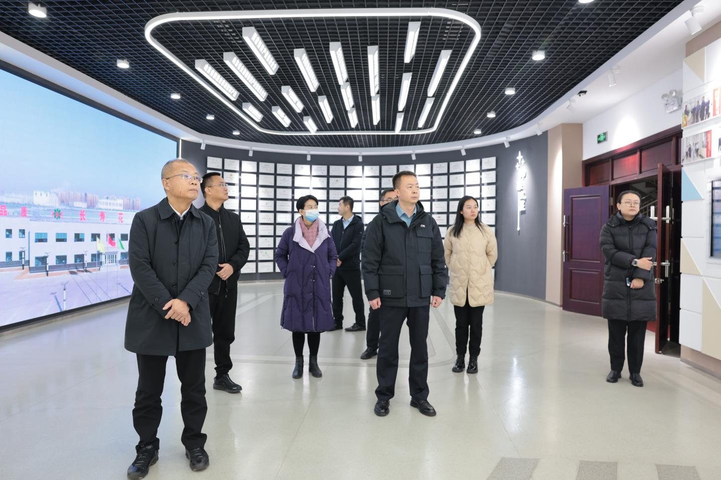 省宏觀(guān)經(jīng)濟(jì)研究院調(diào)研組來(lái)山東三星集團(tuán)調(diào)研