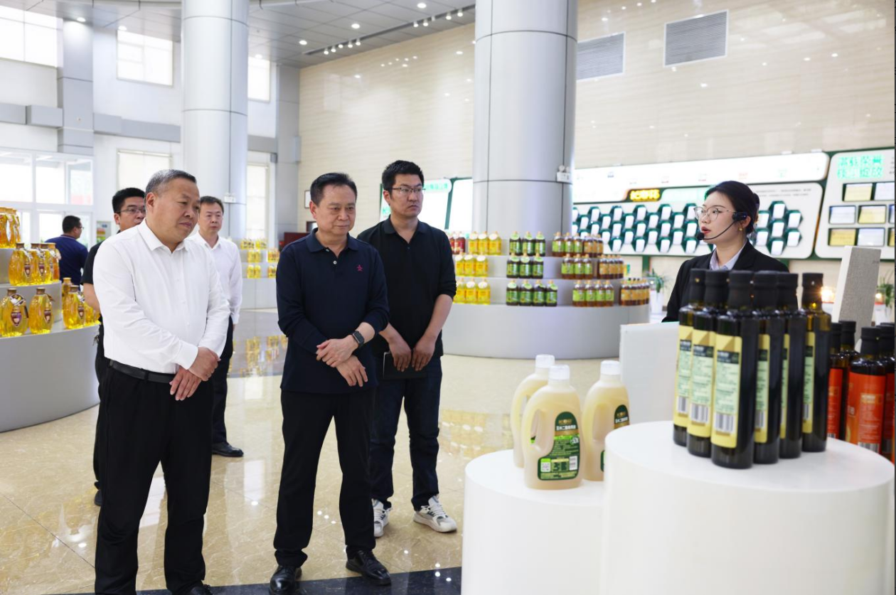 惠民農(nóng)投集團(tuán)來(lái)山東三星集團(tuán)學(xué)習(xí)考察