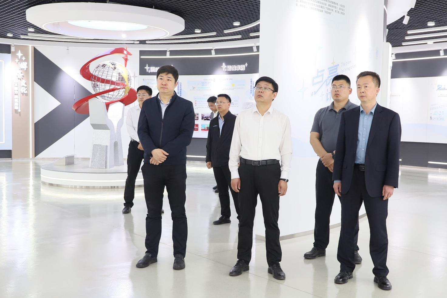 鄒平市委社會(huì)工作部部長(zhǎng)、市委“兩新”工委書(shū)記李偉來(lái)山東三星集團(tuán)調(diào)研