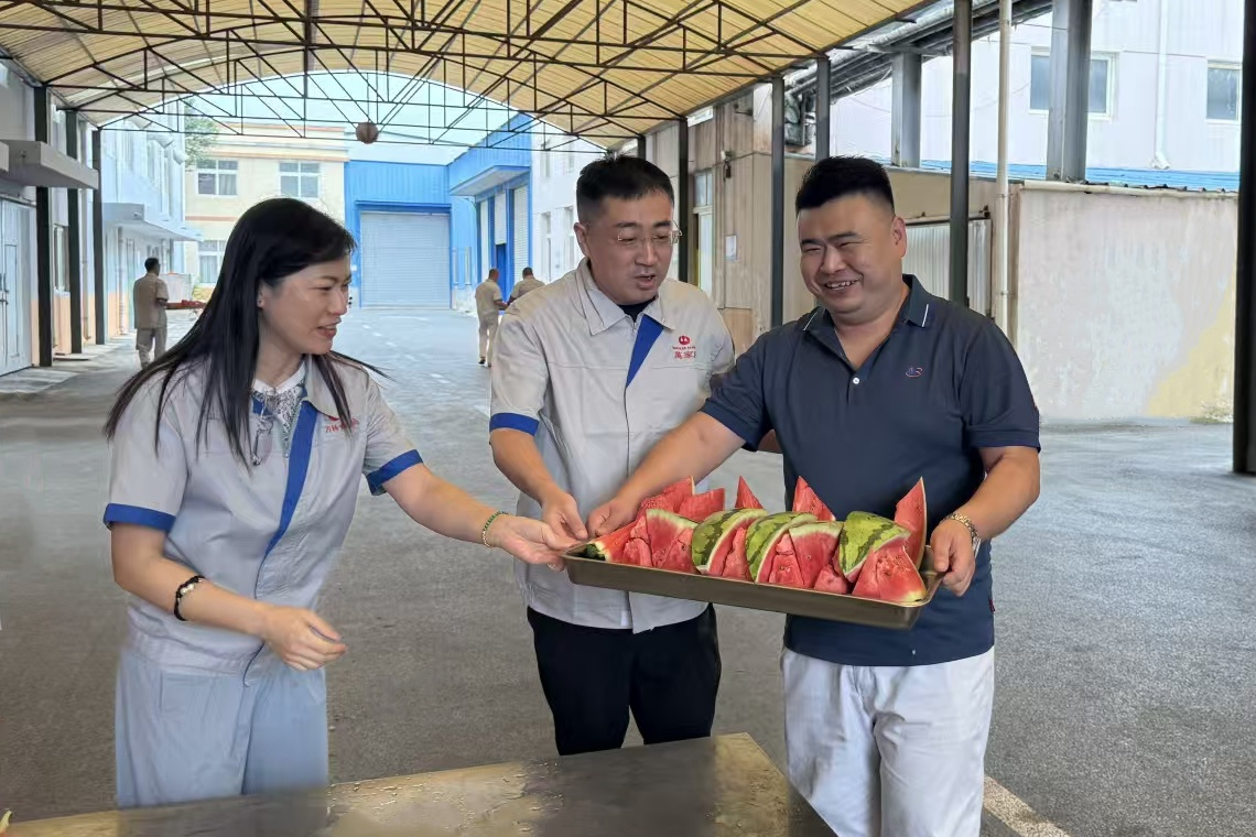 煙臺公司開展“關(guān)愛員工 夏送清涼”活動
