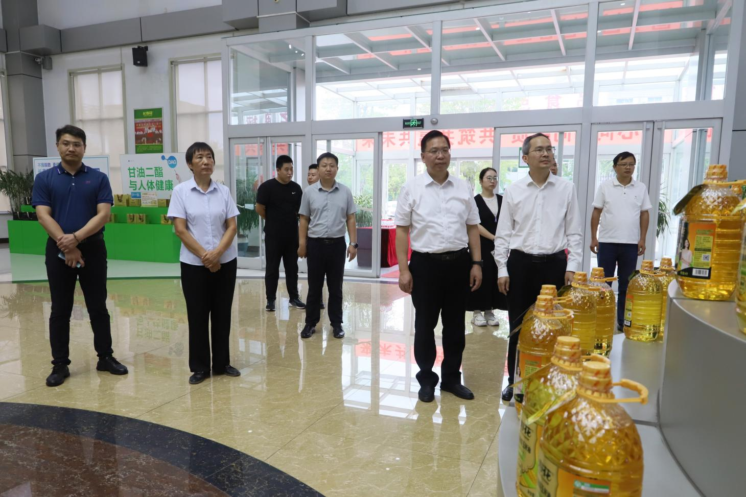 安徽糧食工程職業(yè)學(xué)院黨委副書(shū)記、院長(zhǎng)武杰一行來(lái)山東三星集團(tuán)參觀交流