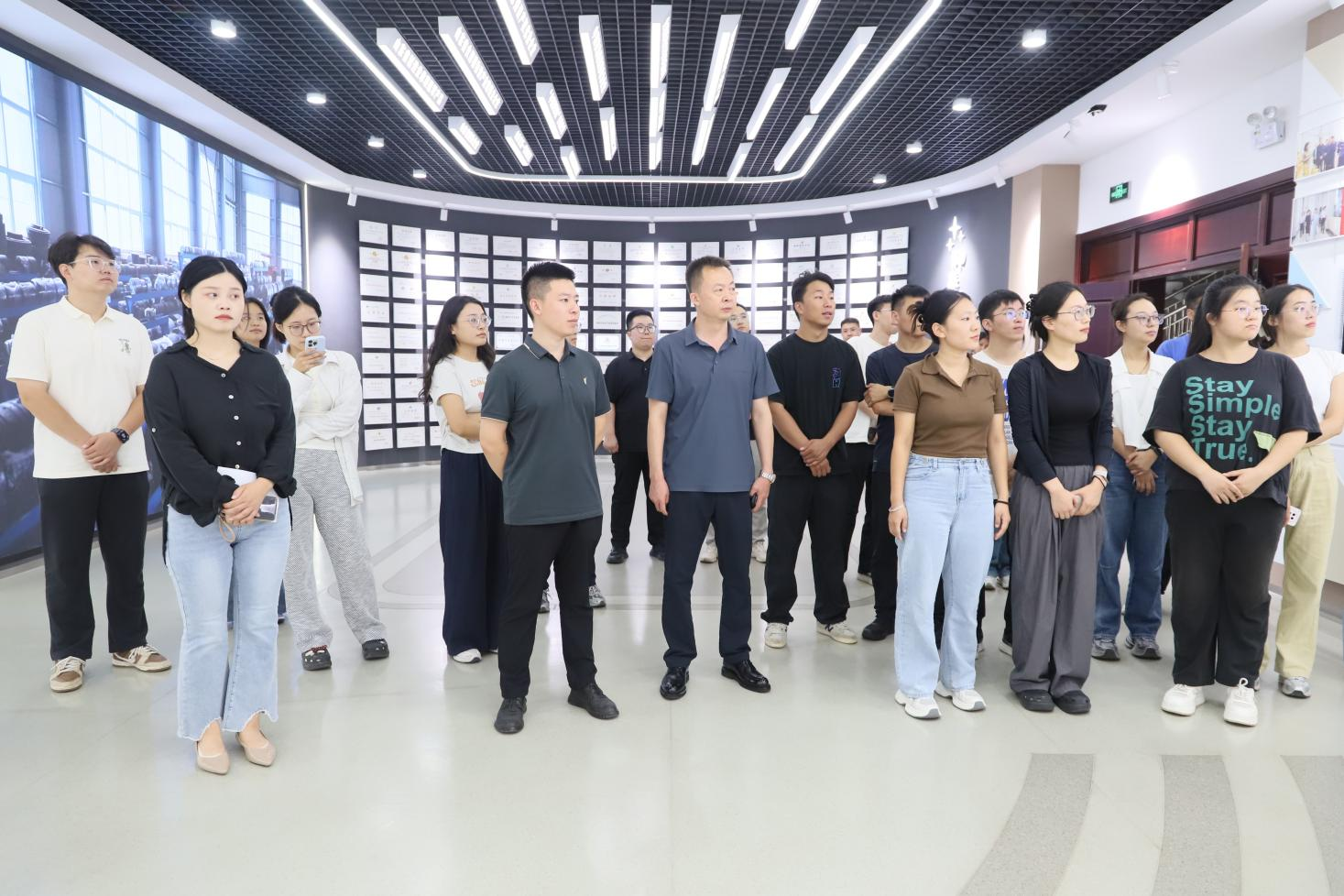 韓店鎮(zhèn)青年干部來(lái)山東三星集團(tuán)參觀