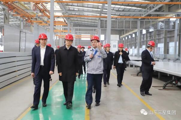 山東重工集團、濰柴動力、中國重汽集團、中通客車集團領(lǐng)導(dǎo)一行來機械公司交流考察