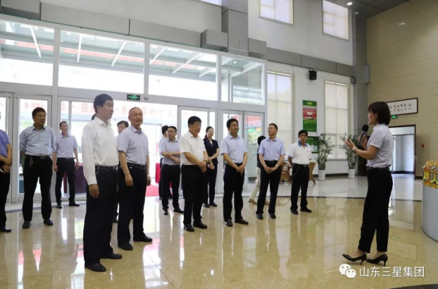 德州市政協(xié)黨組成員、副主席才玉璞來山東三星集團參觀調(diào)研